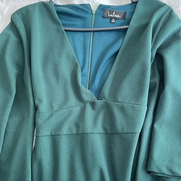 Green lulu bell sleeve dress . - Picture 5 of 5